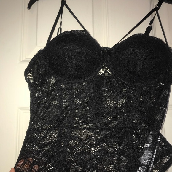 Black BodySuit ( Lace ) - Picture 2 of 6